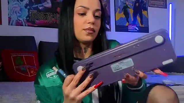 KiraQuinn1 online show from 12/22/25, 05:43