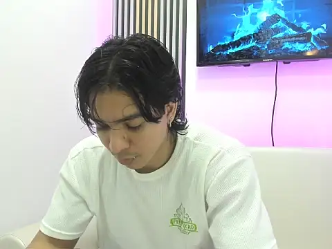 Snapshot of toji_luxxer chatting on 09/25/25, 11:52 toji luxxer online show from 09/25/25, 11:52