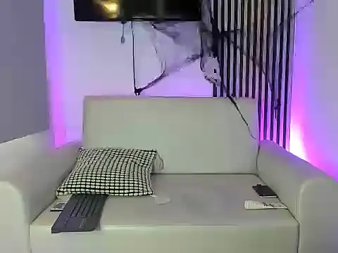 Snapshot of toji_luxxer chatting on 10/26/25, 08:15 toji luxxer online show from 10/26/25, 08:15