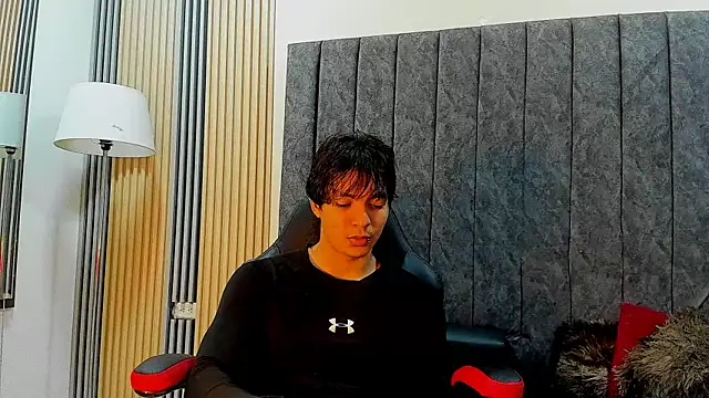 Snapshot of toji_luxxer chatting on 12/18/25, 09:10 toji luxxer online show from 12/18/25, 09:10