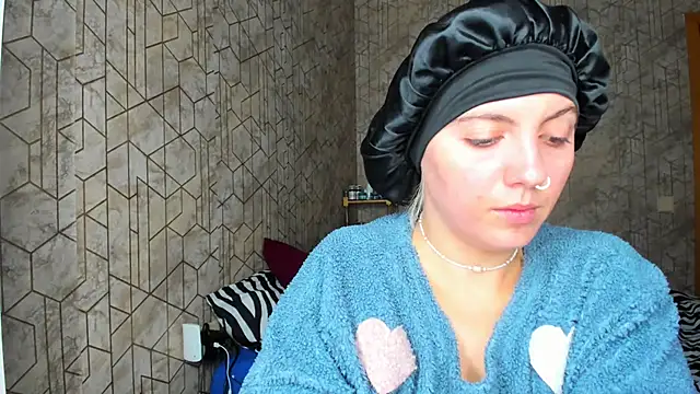 Snapshot of HOOT_ANDREEAXXX chatting on 01/05/25, 06:56 HOOT ANDREEAXXX online show from 01/05/25, 06:56