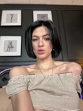 EmmaStarkk online show from 10/13/25, 09:42