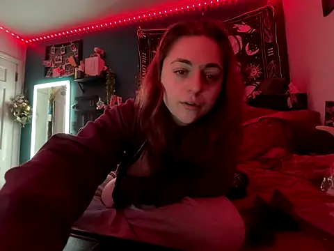 Snapshot of PeridotPrincessOfficial chatting on 11/10/25, 10:09 PeridotPrincessOfficial online show from 11/10/25, 10:09