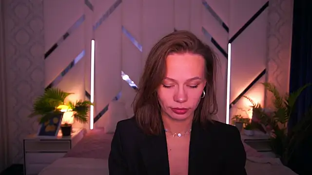 ShyySiren online show from 12/23/25, 08:45