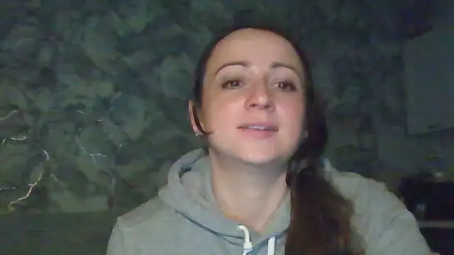 Snapshot of Avylith chatting on 09/23/25, 07:39 Avylith online show from 09/23/25, 07:39