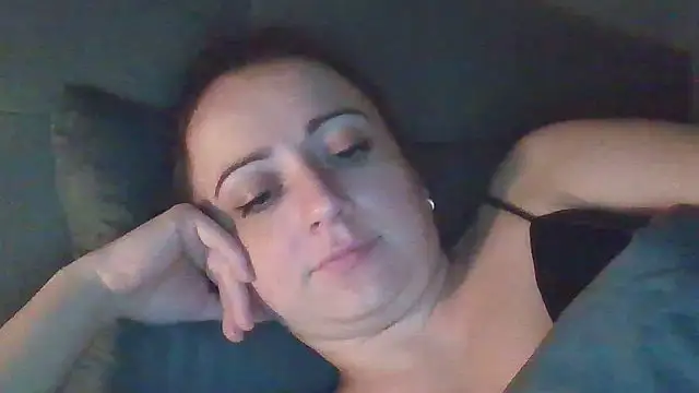 Snapshot of Avylith chatting on 10/03/25, 11:24 Avylith online show from 10/03/25, 11:24