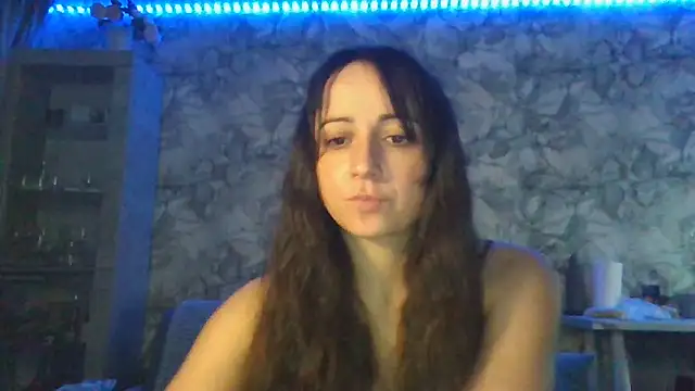 Snapshot of Avylith chatting on 10/06/25, 07:11 Avylith online show from 10/06/25, 07:11