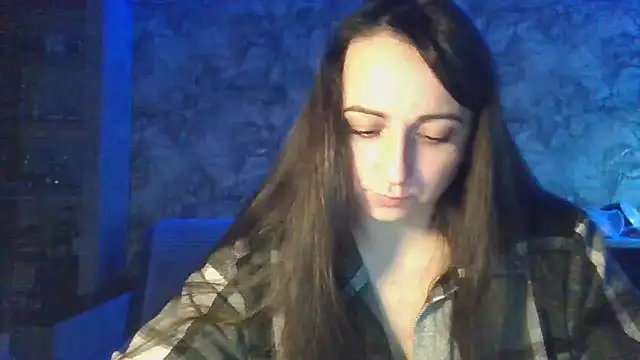 Snapshot of Avylith chatting on 10/27/25, 07:07 Avylith online show from 10/27/25, 07:07