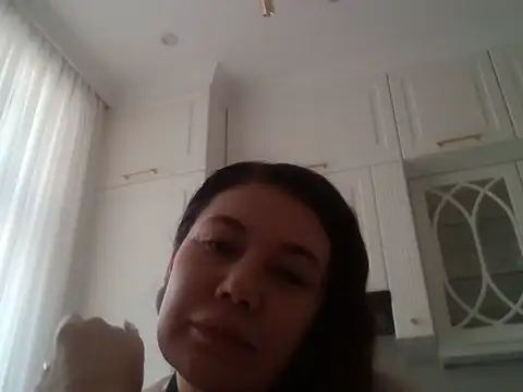 Snapshot of Lomivah chatting on 10/27/25, 09:35 Lomivah online show from 10/27/25, 09:35