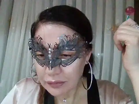 Snapshot of Lomivah chatting on 11/08/25, 05:12 Lomivah online show from 11/08/25, 05:12