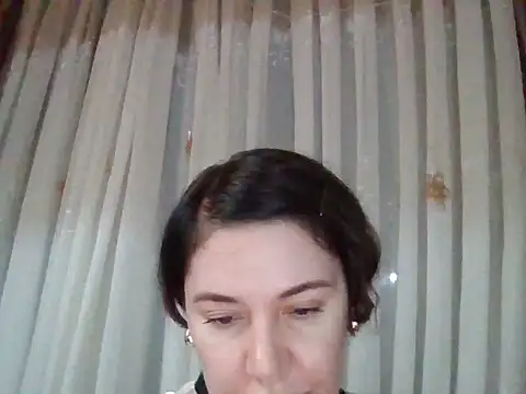 Snapshot of Lomivah chatting on 11/19/25, 01:11 Lomivah online show from 11/19/25, 01:11