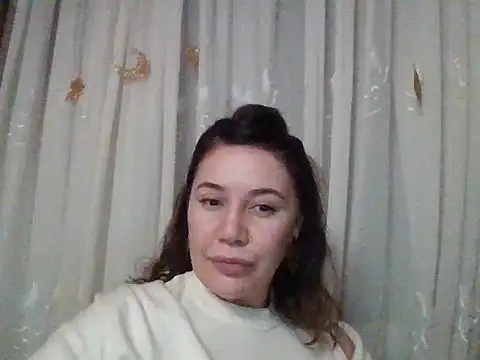 Snapshot of Lomivah chatting on 11/23/25, 09:03 Lomivah online show from 11/23/25, 09:03