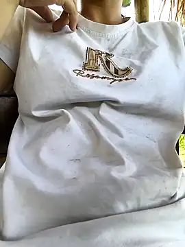 Snapshot of lily-00 chatting on 09/15/25, 07:30 lily-00 online show from 09/15/25, 07:30