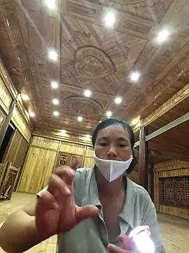 Snapshot of lily-00 chatting on 10/11/25, 12:36 lily-00 online show from 10/11/25, 12:36