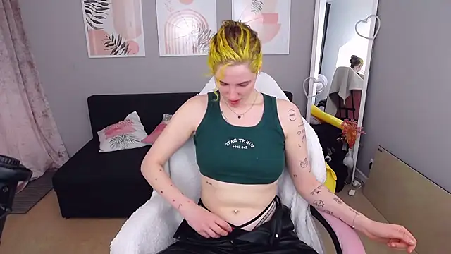 SabrinaRayX online show from 04/04/26, 12:35