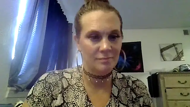 Snapshot of Ariasweetaspie chatting on 10/15/25, 04:40 Ariasweetaspie online show from 10/15/25, 04:40