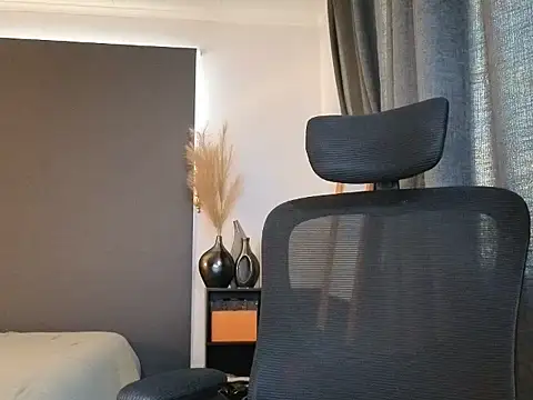ZoeyJohnson online show from 05/16/26, 03:36