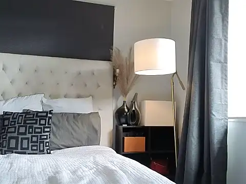 ZoeyJohnson online show from 06/14/26, 12:19