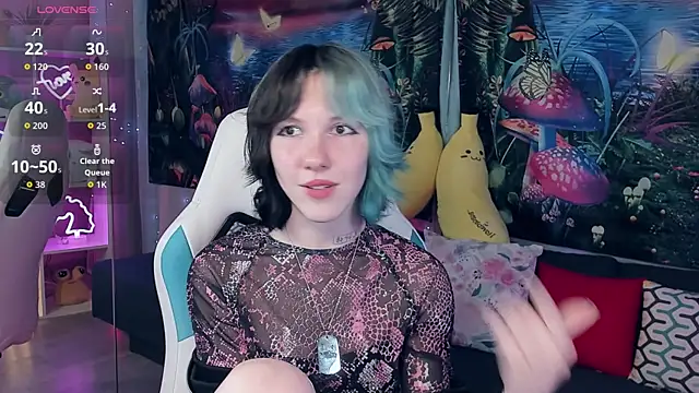 Snapshot of JessieRich chatting on 09/17/25, 12:29 JessieRich online show from 09/17/25, 12:29