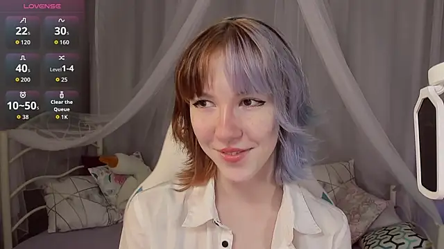 Snapshot of JessieRich chatting on 10/14/25, 10:32 JessieRich online show from 10/14/25, 10:32