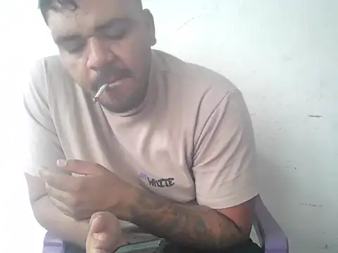 Snapshot of CaVaBxD chatting on 10/12/25, 10:14 CaVaBxD online show from 10/12/25, 10:14