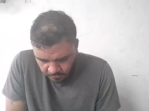 Snapshot of CaVaBxD chatting on 10/14/25, 02:40 CaVaBxD online show from 10/14/25, 02:40