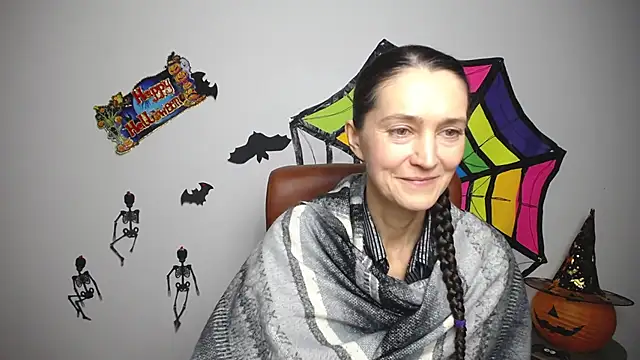 Snapshot of TayaFinch chatting on 11/01/25, 02:30 TayaFinch online show from 11/01/25, 02:30