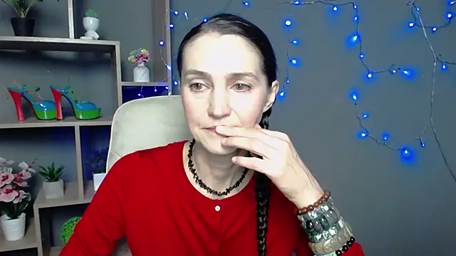 TayaFinch online show from 11/18/25, 01:15