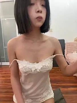 qiqi x online show from 03/03/26, 02:12