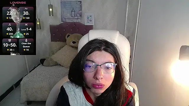 alllyson  online show from 11/12/25, 07:46