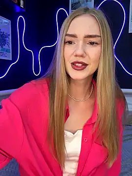 MilaMoone online show from 10/23/25, 10:36