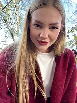 MilaMoone online show from 11/01/25, 10:06