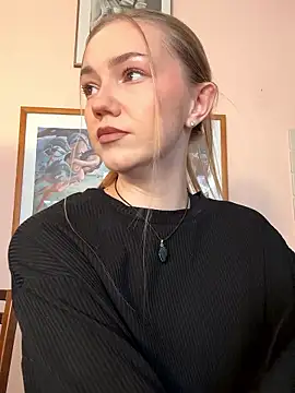 MilaMoone online show from 01/16/26, 10:19