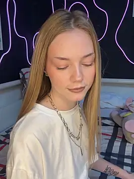 MilaMoone online show from 02/05/26, 11:04