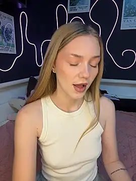 MilaMoone online show from 02/27/26, 11:43