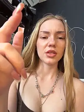 MilaMoone online show from 03/11/26, 10:32