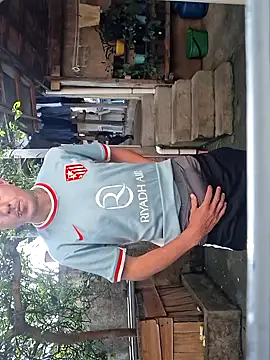 Snapshot of Bottz777 chatting on 10/12/25, 10:47 Bottz777 online show from 10/12/25, 10:47