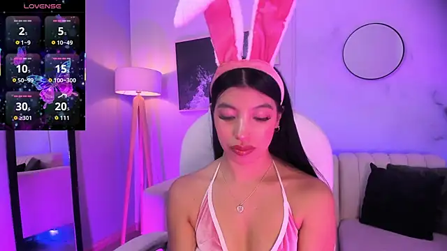 Tiffany Low online show from 10/29/25, 01:35