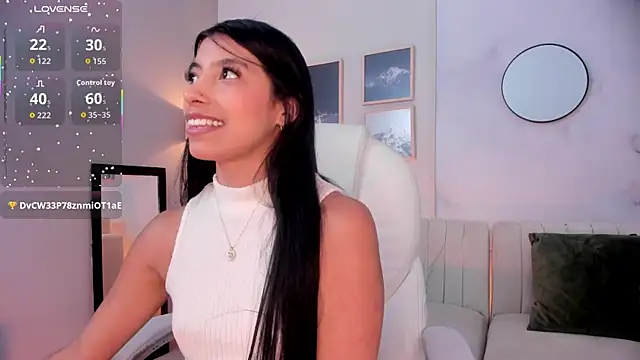 Tiffany Low online show from 11/21/25, 03:22