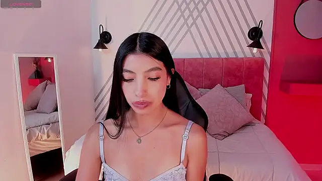 Tiffany Low online show from 04/30/26, 05:08