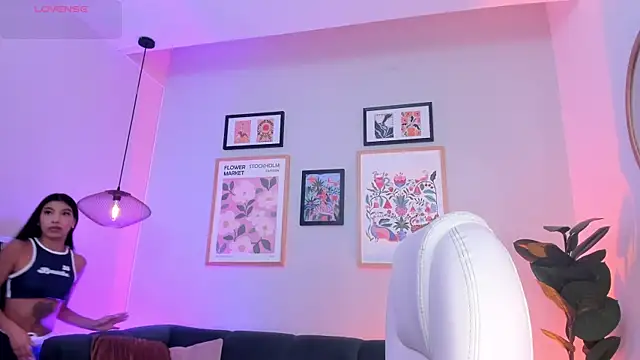 Tiffany Low online show from 07/31/26, 12:48