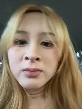 yuki june online show from 10/28/25, 09:35