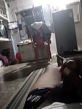 Snapshot of samsharma- chatting on 10/05/25, 03:43 samsharma- online show from 10/05/25, 03:43