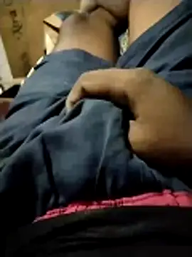 Snapshot of samsharma- chatting on 10/13/25, 05:51 samsharma- online show from 10/13/25, 05:51