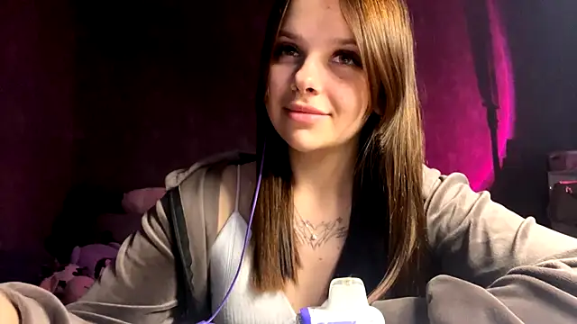 Snapshot of Vickypiki chatting on 09/27/25, 02:11 Vickypiki online show from 09/27/25, 02:11
