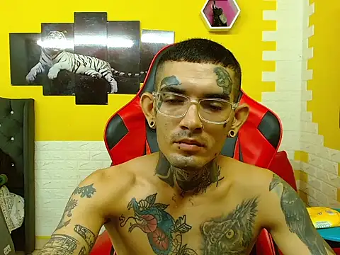 boy tatto777 online show from 09/19/25, 01:12