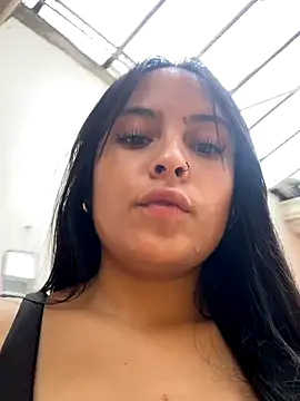 Snapshot of Karla_1-2 chatting on 10/17/25, 06:43 Karla 1-2 online show from 10/17/25, 06:43