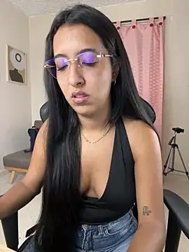 Valerygomez02 online show from 10/11/25, 09:35