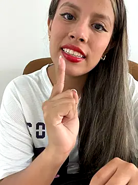 Snapshot of EMILIIA_RICHTER__ chatting on 10/09/25, 06:39 EMILIIA RICHTER online show from 10/09/25, 06:39