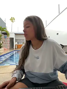 Snapshot of EMILIIA_RICHTER__ chatting on 10/12/25, 11:31 EMILIIA RICHTER online show from 10/12/25, 11:31